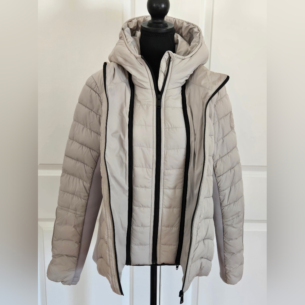 BERNARDO Light Weight Packable Jacket Light Gray … - image 6